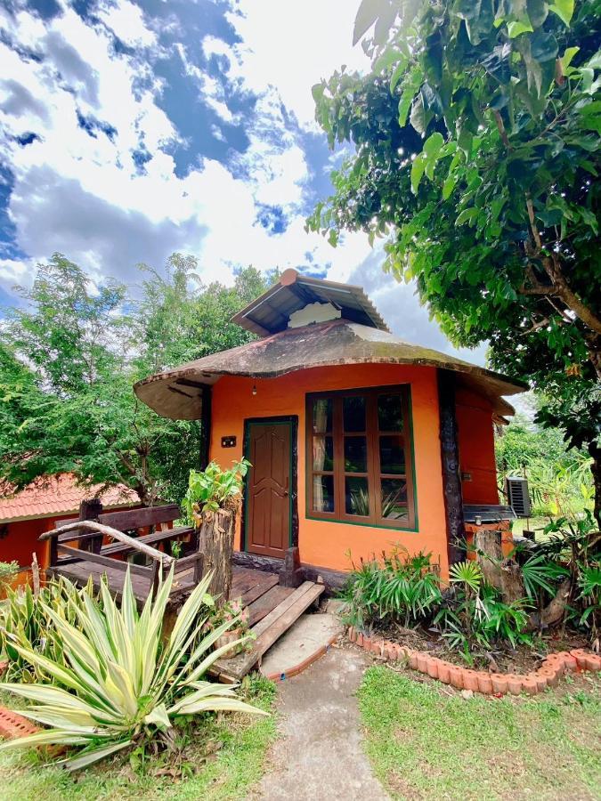 Baanphuthadol Hotel Mae Hong Son Bagian luar foto