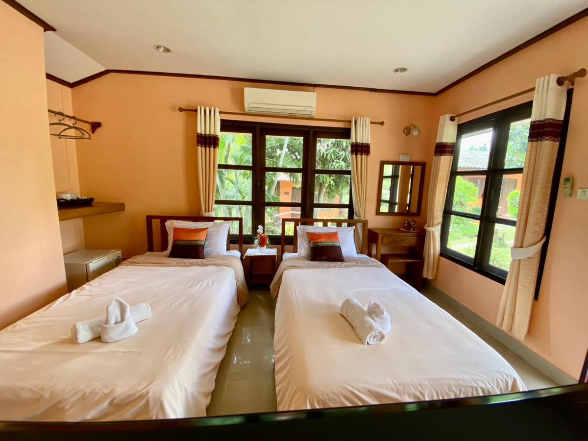 Baanphuthadol Hotel Mae Hong Son Bagian luar foto