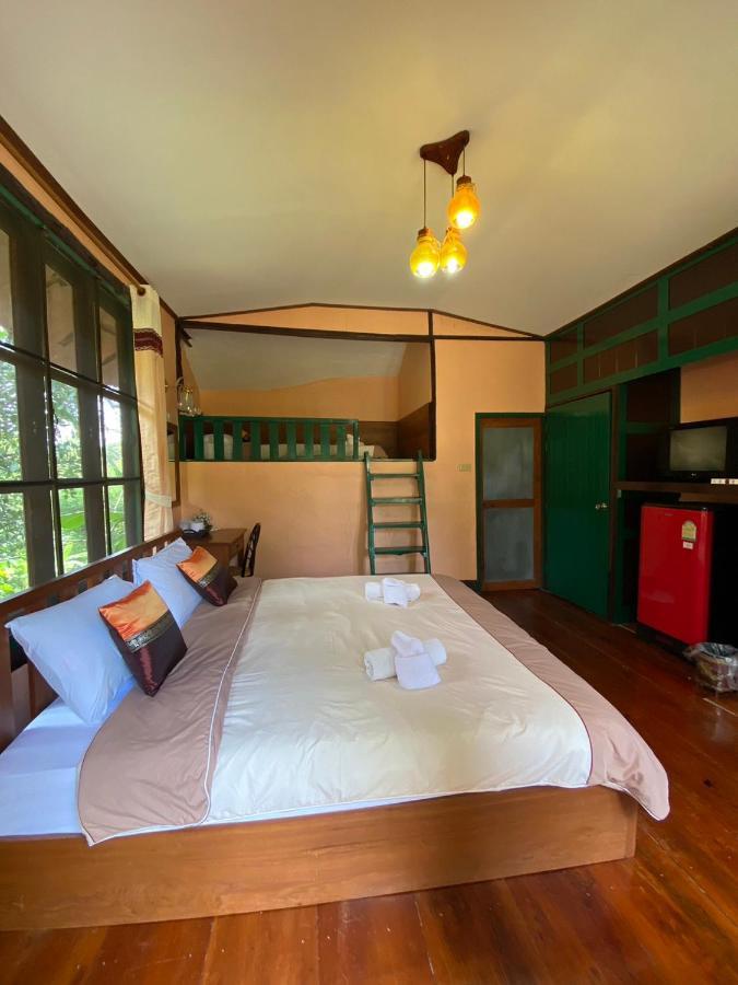Baanphuthadol Hotel Mae Hong Son Bagian luar foto