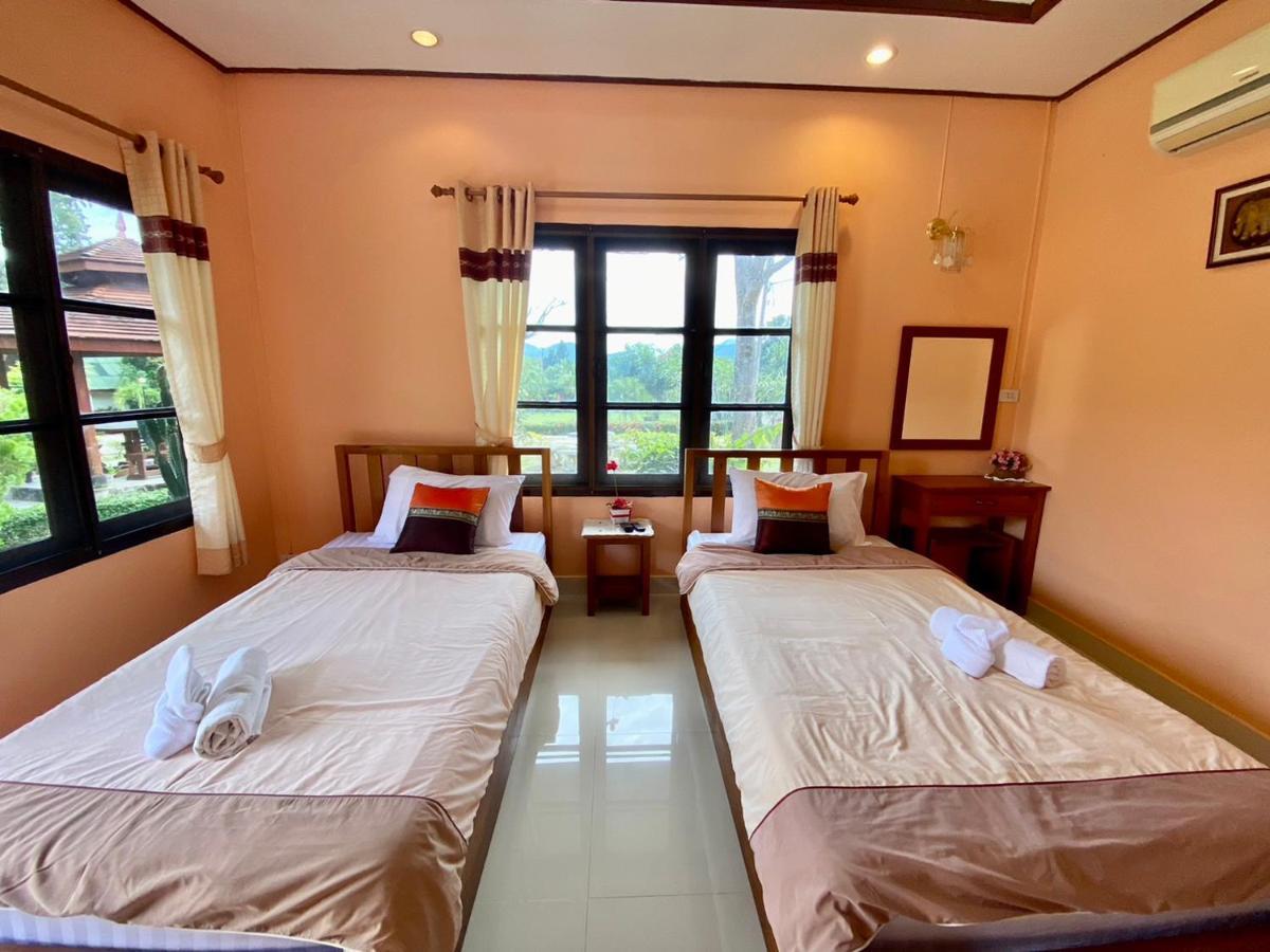 Baanphuthadol Hotel Mae Hong Son Bagian luar foto