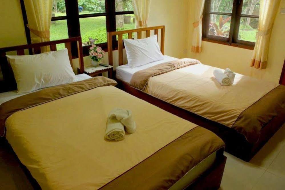 Baanphuthadol Hotel Mae Hong Son Bagian luar foto
