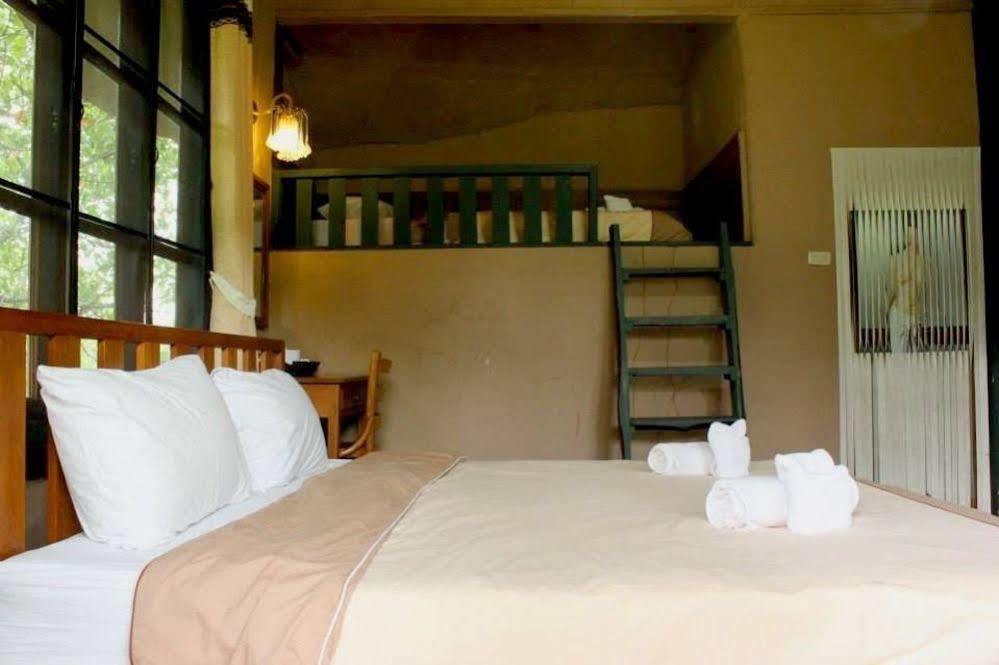 Baanphuthadol Hotel Mae Hong Son Bagian luar foto